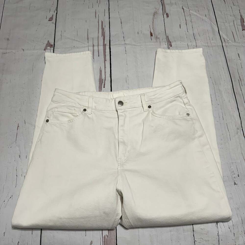 H&M Mom Loose Fit Ultra High Ankle Jeans in White